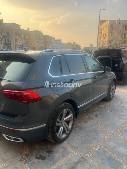 Volkswagen Tiguan 2024 Gray Automatic Used for Sale in Giza - 3