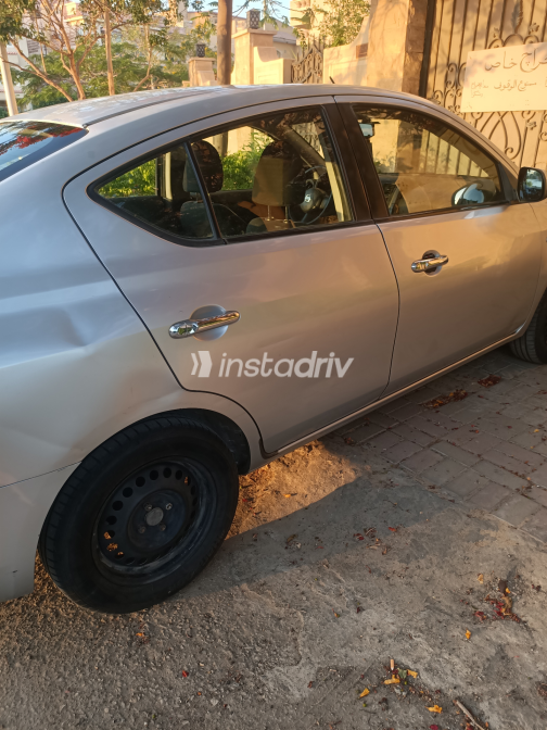 Nissan Sunny 2014 Silver Manual Used for Sale in Cairo - 1