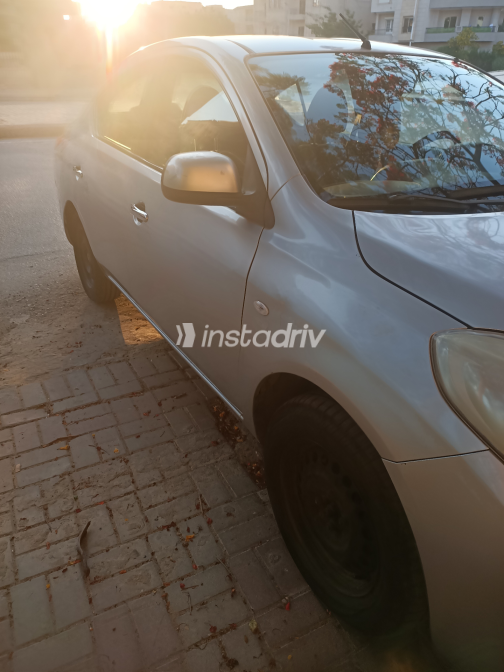 Nissan Sunny 2014 Silver Manual Used for Sale in Cairo - 5