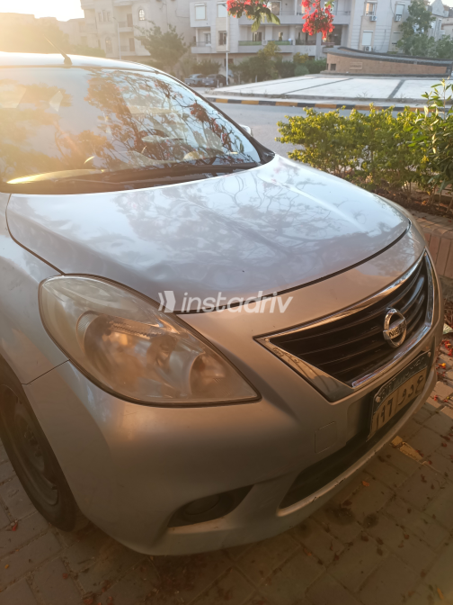 Nissan Sunny 2014 Silver Manual Used for Sale in Cairo - 6