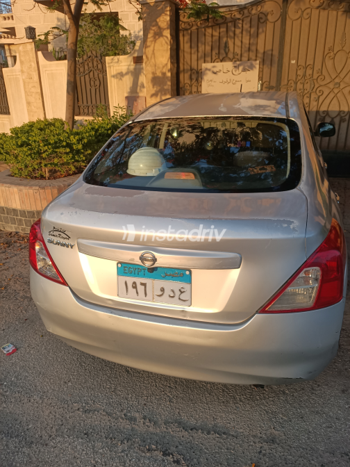 Nissan Sunny 2014 Silver Manual Used for Sale in Cairo - 7