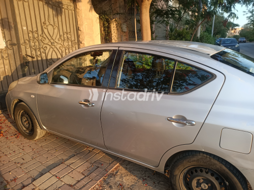 Nissan Sunny 2014 Silver Manual Used for Sale in Cairo - 8