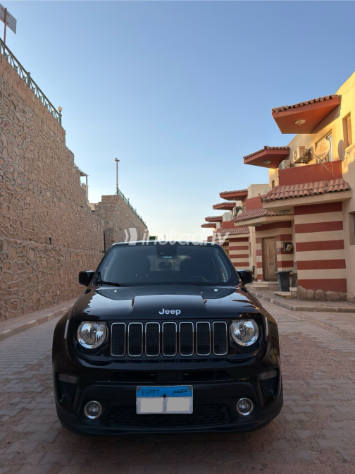 جيب رينيجيد 2021 أسود أوتوماتيك مستعملة للبيع في مدينتى - 1