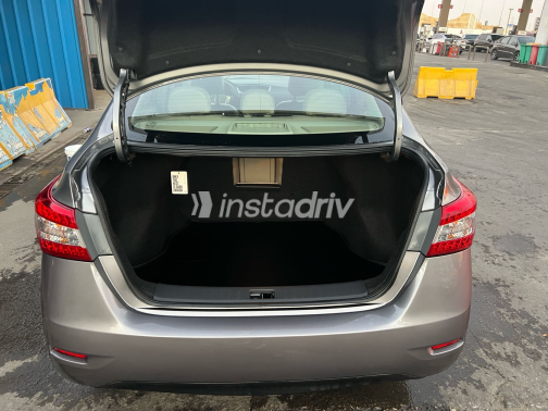 Nissan Sentra 2024 Gray Automatic Used for Sale in Madinaty - 6