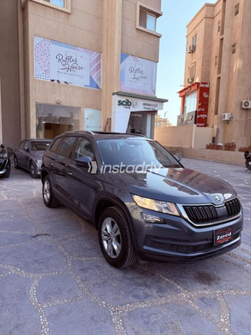 Skoda Kodiaq 2019 Gray Automatic Used for Sale in Sheikh Zayed City - 2