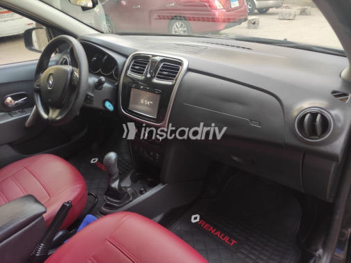 Renault Sandero Step Way 2015 Black Manual Used for Sale in Cairo - 9