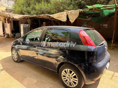 Fiat Punto 2016 Dark Blue Automatic Used for Sale in Cairo - 4