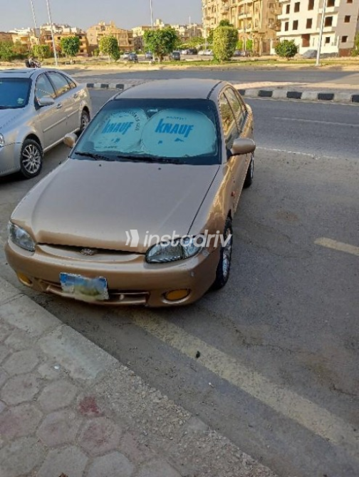 Hyundai Accent 2001 Gold Manual Used for Sale in Cairo - 1