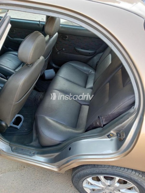 Hyundai Accent 2001 Gold Manual Used for Sale in Cairo - 5