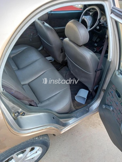 Hyundai Accent 2001 Gold Manual Used for Sale in Cairo - 7