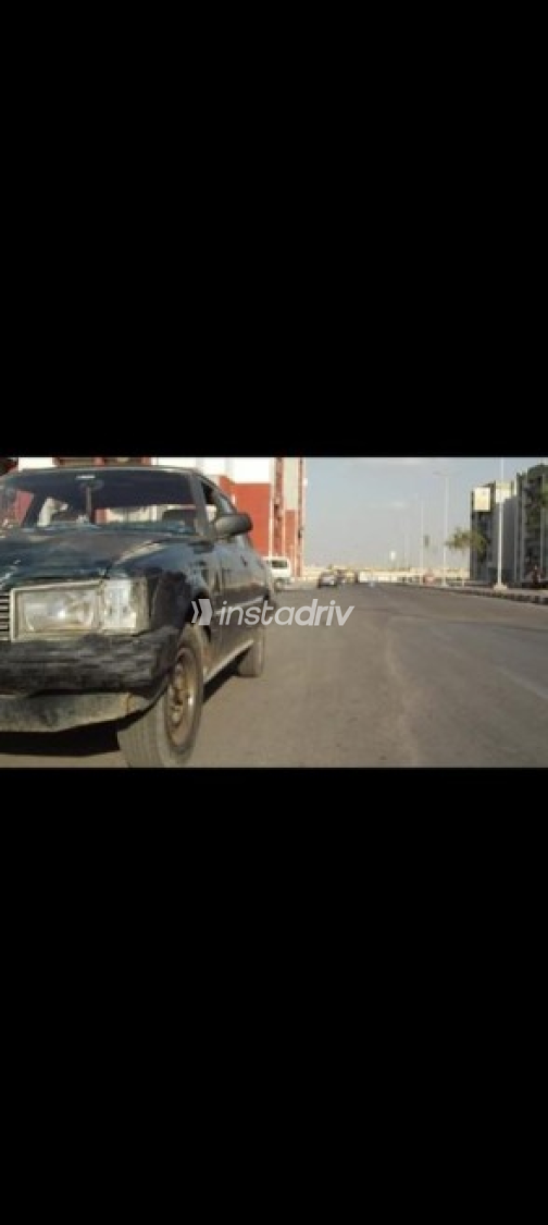 تويوتا كرسيدا 1982 أخضر غامق يدوي مستعملة للبيع في المقطم - 3