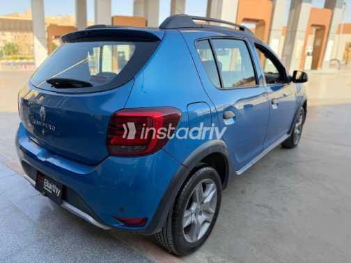 Renault Sandero Step Way 2019 Dark Blue Automatic Used for Sale in Cairo - 5