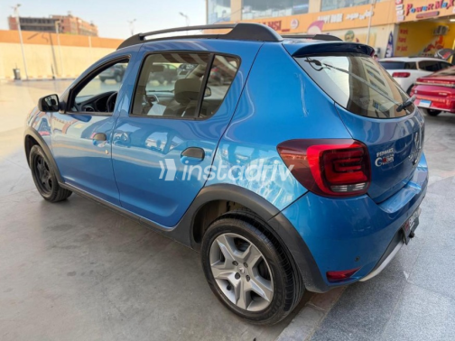 Renault Sandero Step Way 2019 Dark Blue Automatic Used for Sale in Cairo - 6
