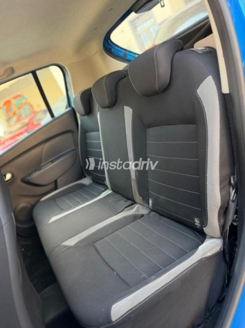 Renault Sandero Step Way 2019 Dark Blue Automatic Used for Sale in Cairo - 7