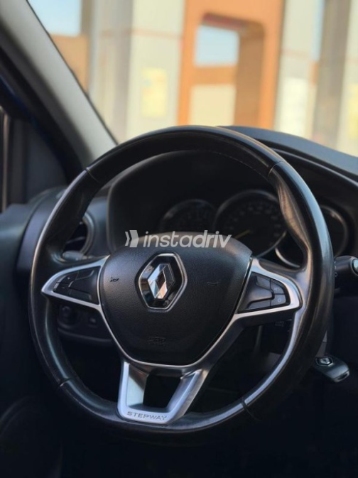 Renault Sandero Step Way 2019 Dark Blue Automatic Used for Sale in Cairo - 9