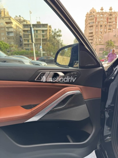 بي ام دبليو X6 2024 أسود أوتوماتيك مستعملة للبيع في القاهرة - 6