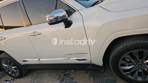 Toyota Land Cruiser 2024 White Automatic Used for Sale in Giza - 4