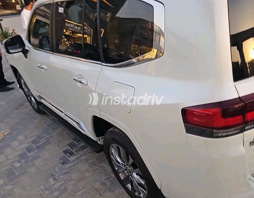 Toyota Land Cruiser 2024 White Automatic Used for Sale in Giza - 10