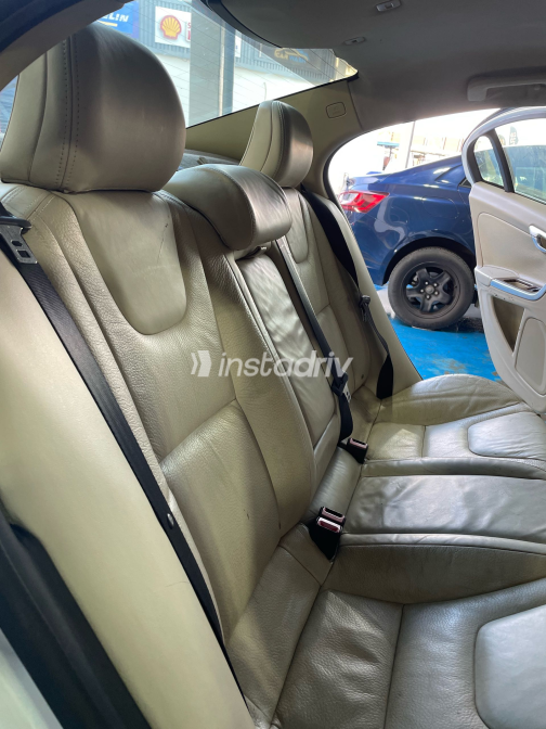 فولفو S60 2012 أبيض أوتوماتيك مستعملة للبيع في القاهرة - 1