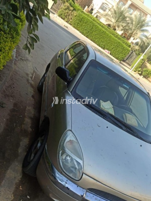 Daihatsu SIRION 2000 Silver Automatic Used for Sale in Cairo - 4