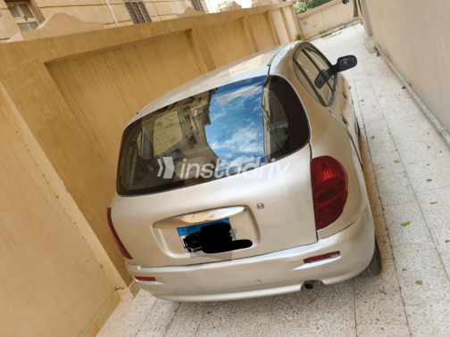 Daihatsu SIRION 2000 Silver Automatic Used for Sale in Cairo - 5