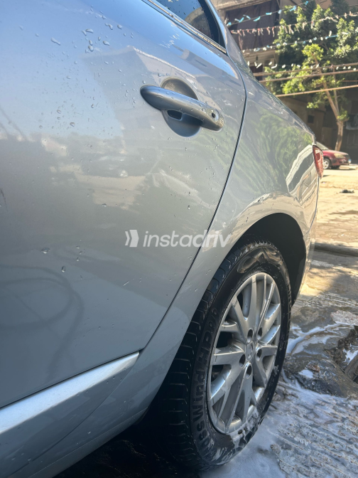 Renault Fluence 2017 Silver Automatic Used for Sale in Cairo - 7