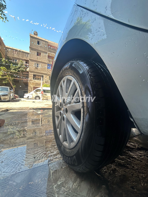 Renault Fluence 2017 Silver Automatic Used for Sale in Cairo - 8