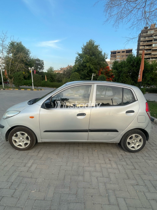 Hyundai I10 2011 Silver Manual Used for Sale in Heliopolis - 4