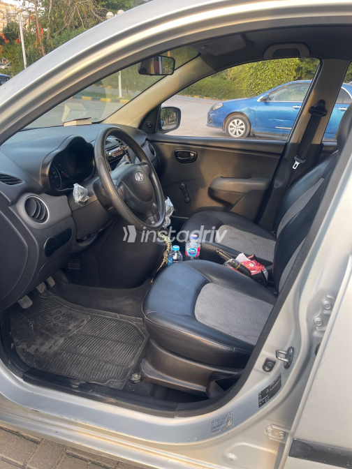 Hyundai I10 2011 Silver Manual Used for Sale in Heliopolis - 6