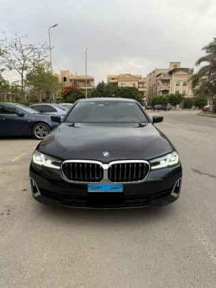 بي ام دبليو 520 2021 أسود أوتوماتيك مستعملة للبيع في القاهرة الكبرى ( القاهرة - الجيزة)