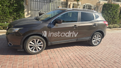 Nissan Qashqai 2016 Brown Automatic Used for Sale in Cairo - 3