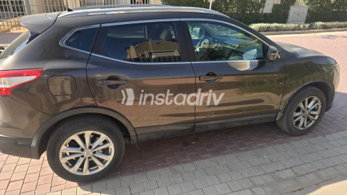 Nissan Qashqai 2016 Brown Automatic Used for Sale in Cairo - 4