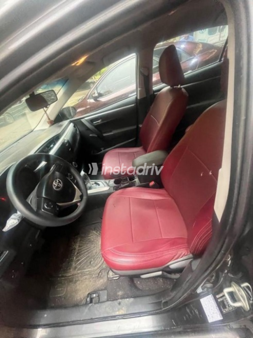 Toyota Corolla 2016 Bronze Automatic Used for Sale in Cairo - 2