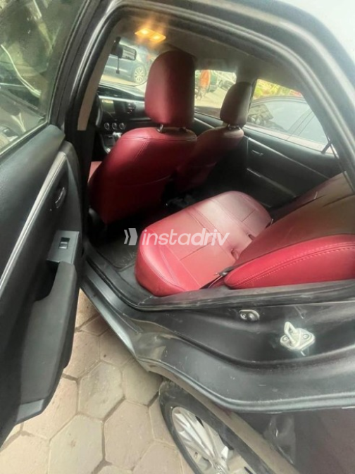 Toyota Corolla 2016 Bronze Automatic Used for Sale in Cairo - 6