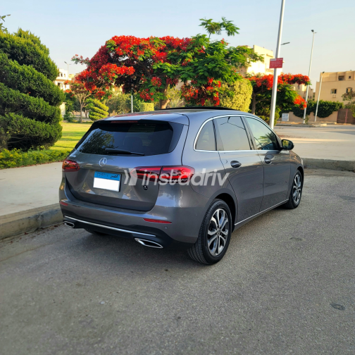 Mercedes B 180 2020 Gray Automatic Used for Sale in Cairo - 3