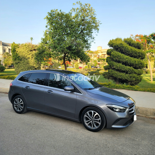 Mercedes B 180 2020 Gray Automatic Used for Sale in Cairo - 10