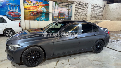 BMW 318 2019 Dark Gray Automatic Used for Sale in Luxor - 4