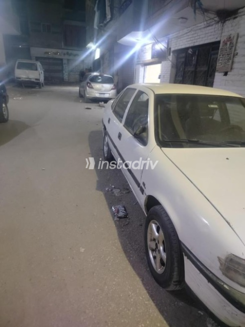 Opel Vectra 1995 White Manual Used for Sale in Giza - 3