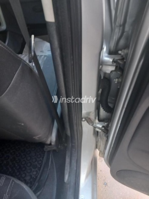 Renault Sandero 2013 Silver Manual Used for Sale in Kafr el-Dawwar - 2