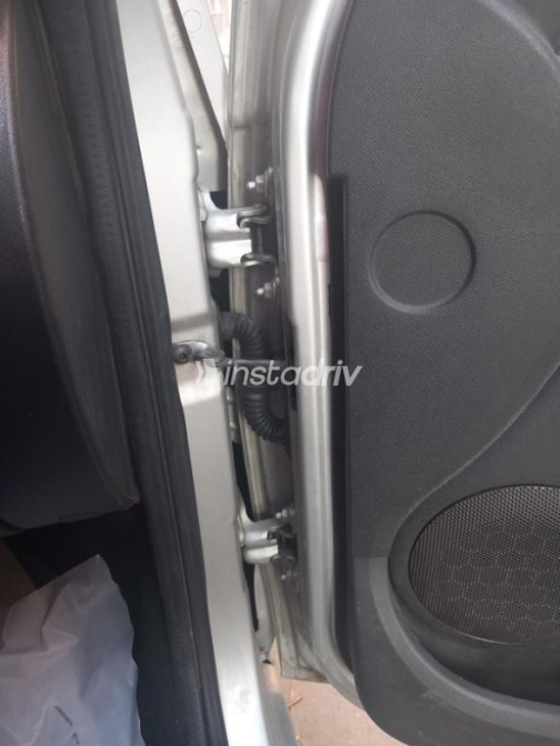 Renault Sandero 2013 Silver Manual Used for Sale in Kafr el-Dawwar - 4