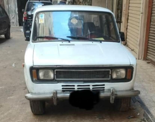 سيات 124 1977 أبيض يدوي مستعملة للبيع في الإسكندرية