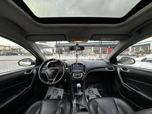 Chery Arrizo 5 2019 Gold Automatic Used for Sale in Nasr city - 3