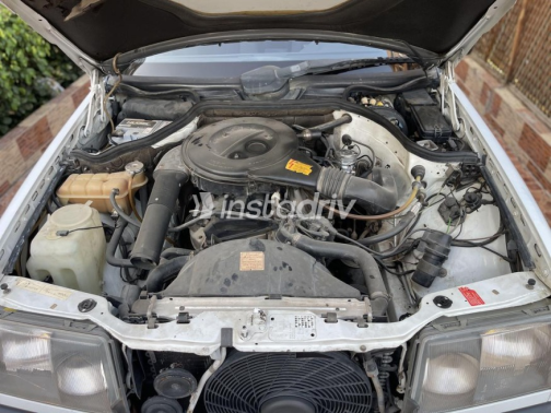 Mercedes 200 1986 White Automatic Used for Sale in Cairo - 8