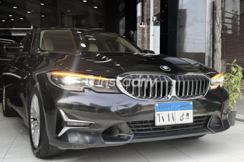 بي ام دبليو 320 2020 أسود أوتوماتيك مستعملة للبيع في القاهرة - 4
