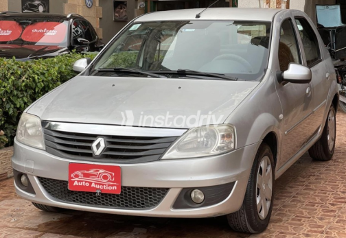 Renault Logan 2013 Silver Automatic Used for Sale in Cairo - 3