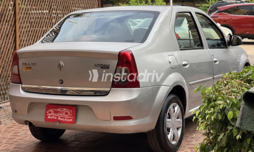 Renault Logan 2013 Silver Automatic Used for Sale in Cairo - 4