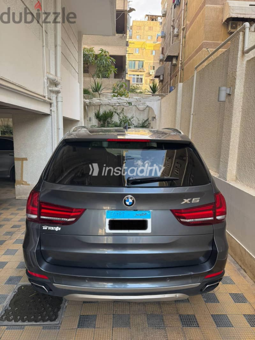 بي ام دبليو X5 2018 رمادي أوتوماتيك مستعملة للبيع في مدينة نصر - 2