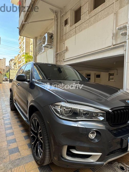 بي ام دبليو X5 2018 رمادي أوتوماتيك مستعملة للبيع في مدينة نصر - 3