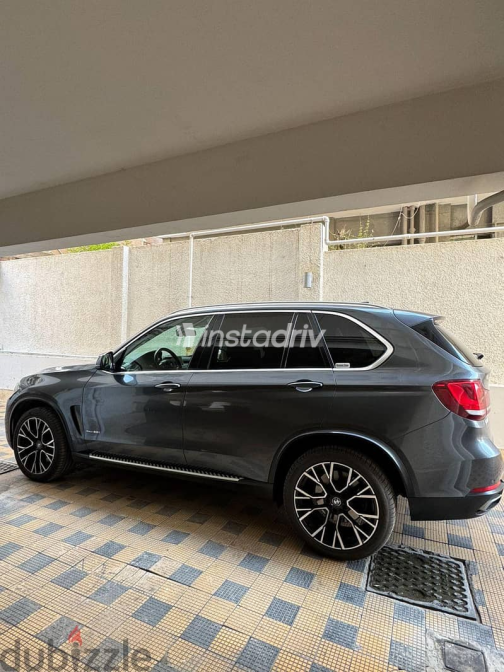 بي ام دبليو X5 2018 رمادي أوتوماتيك مستعملة للبيع في مدينة نصر - 4