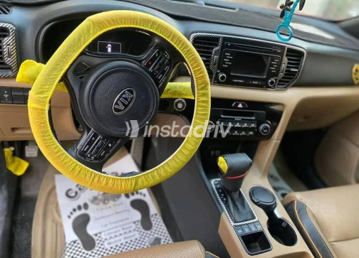 Kia Sportage 2017 Red Automatic Used for Sale in Cairo - 3